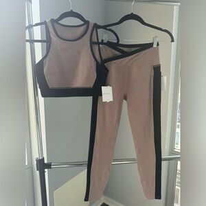 Beyond Yoga Matching Set - BRAND NEW - Size S - Black & Tan Colorblock